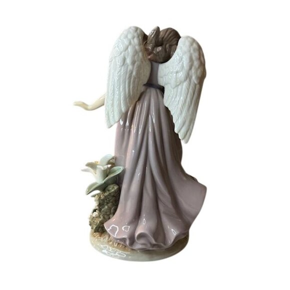 Hand-Painted Porcelain Angel Figurine With Floral Details & Flowing Gown - Picture 5 of 7